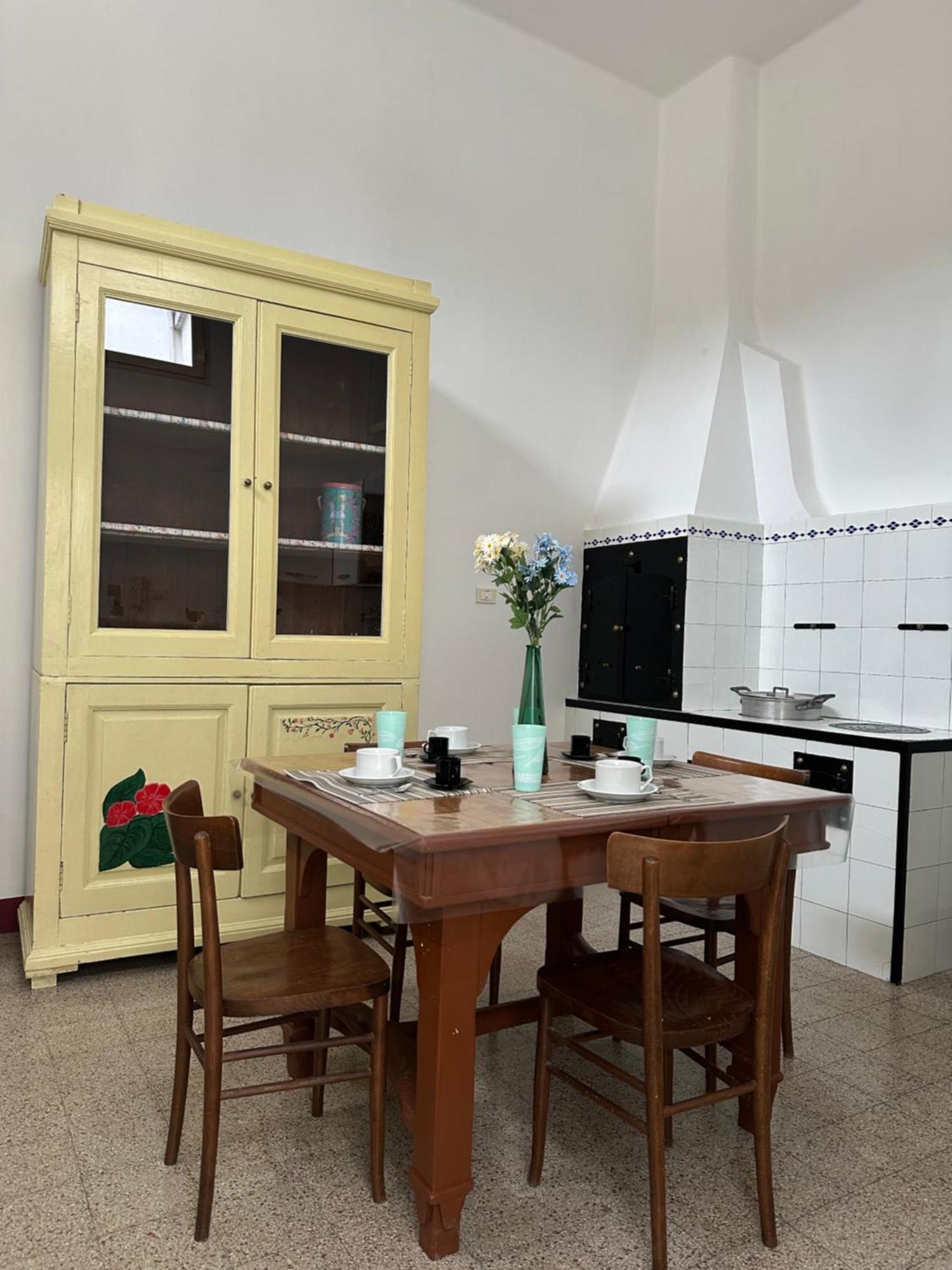 Palazzo Dei Pavoni * Brindisi